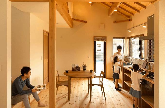 株式会社カーサ